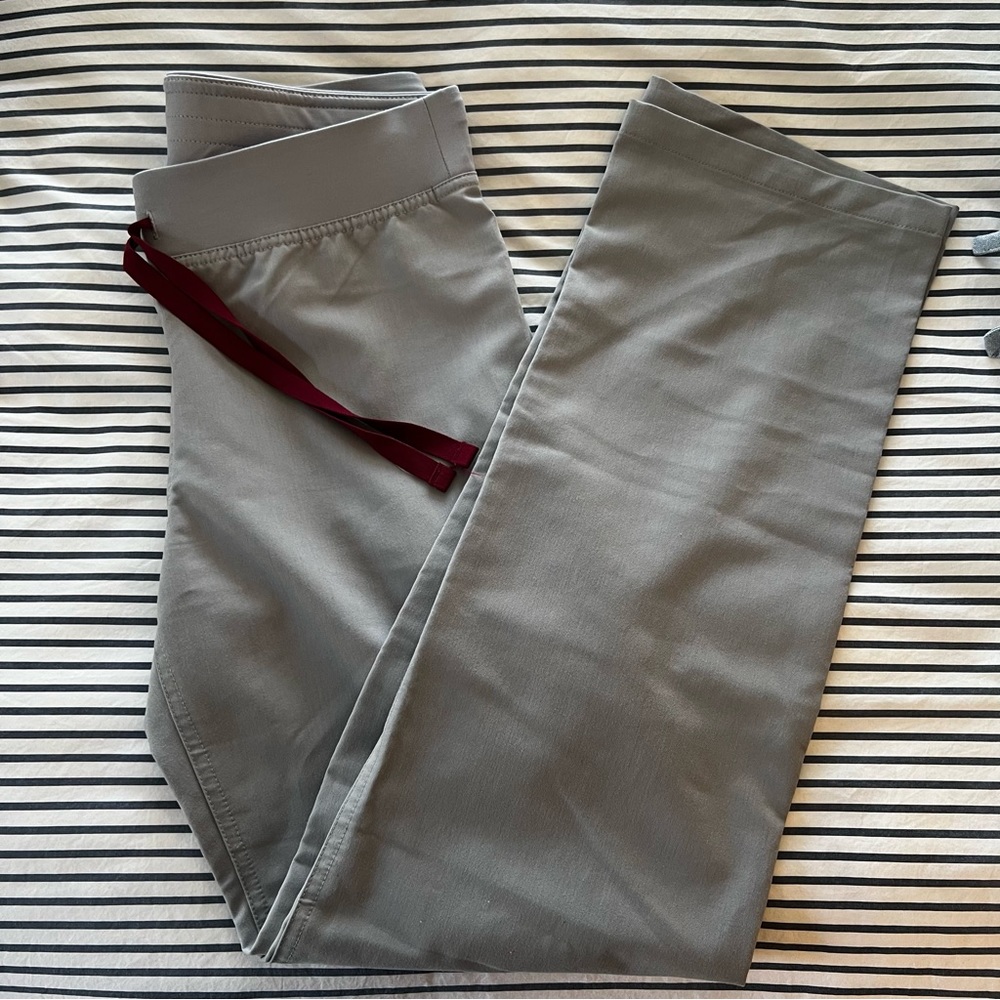 Sz XS Figs scrubs, like new!